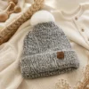 Gorro Lana Baby Mystique Gris Jaspeado pompón blanco 02
