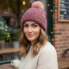 Gorro de Lana con Pompón Rosa